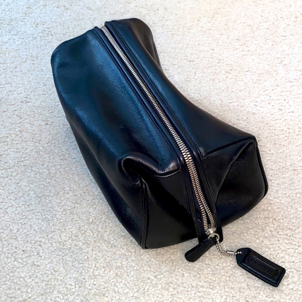 Coach black leather men’s toiletries bag with tags
